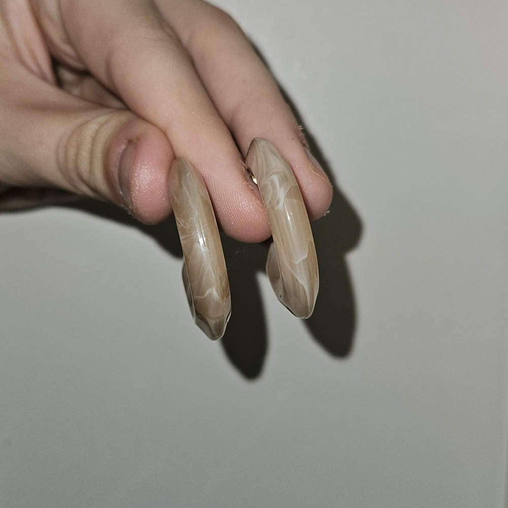 2 pairs of acrylic earrings